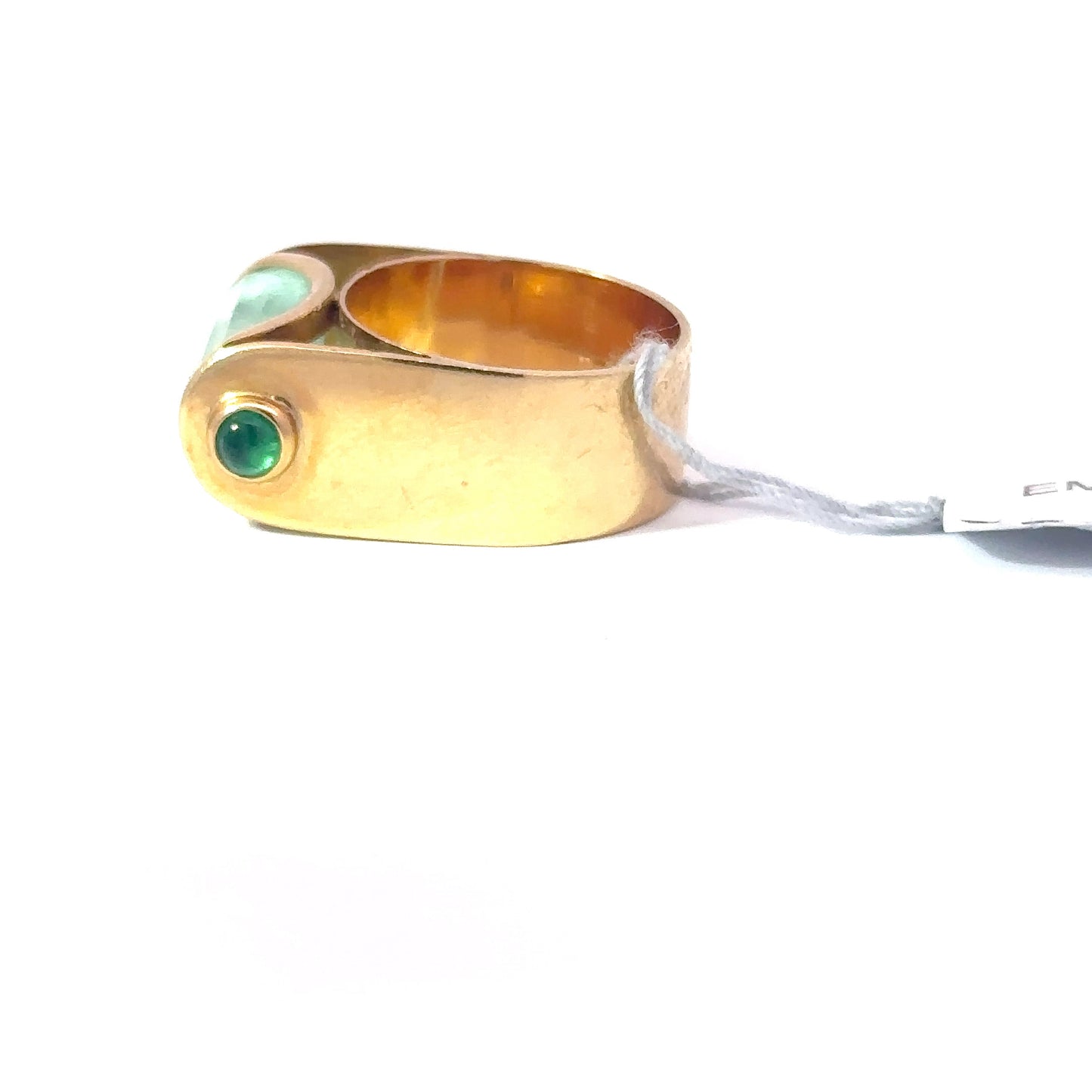 18K YELLOW GOLD | 6.5 CT NATURAL EMERALD VINTAGE RING.