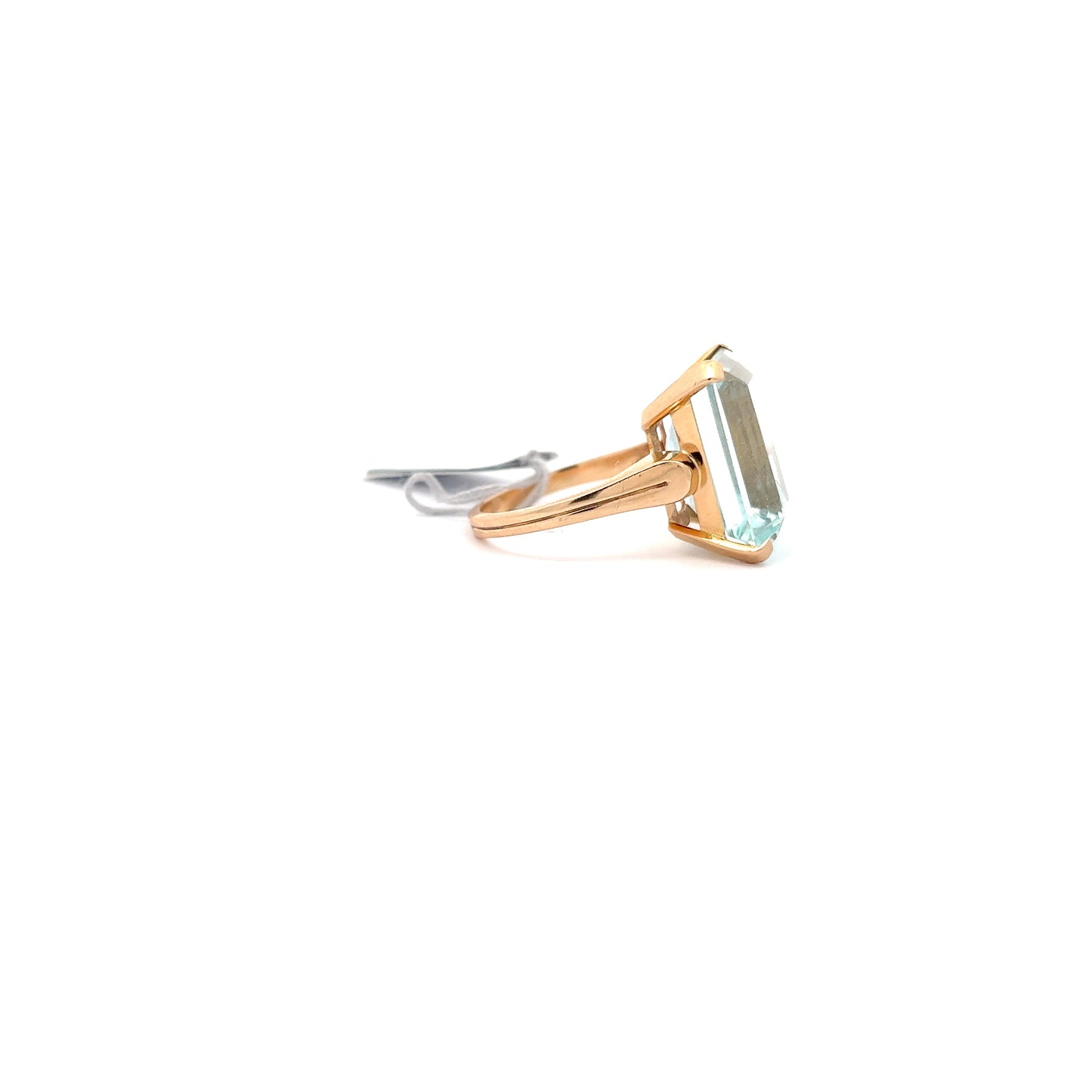 14K YELLOW GOLD | 22 CT AQUAMARINE CENTERED RING.