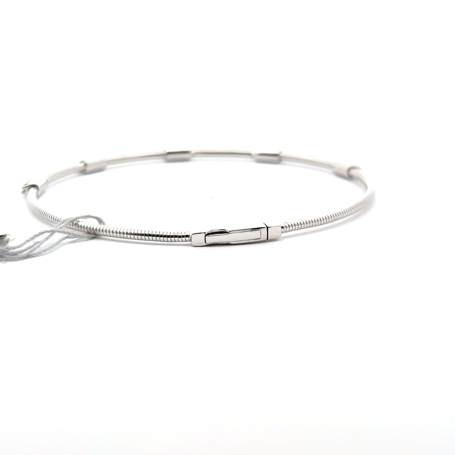 0.25 ctw Flexible Bangle | 14k White Gold.