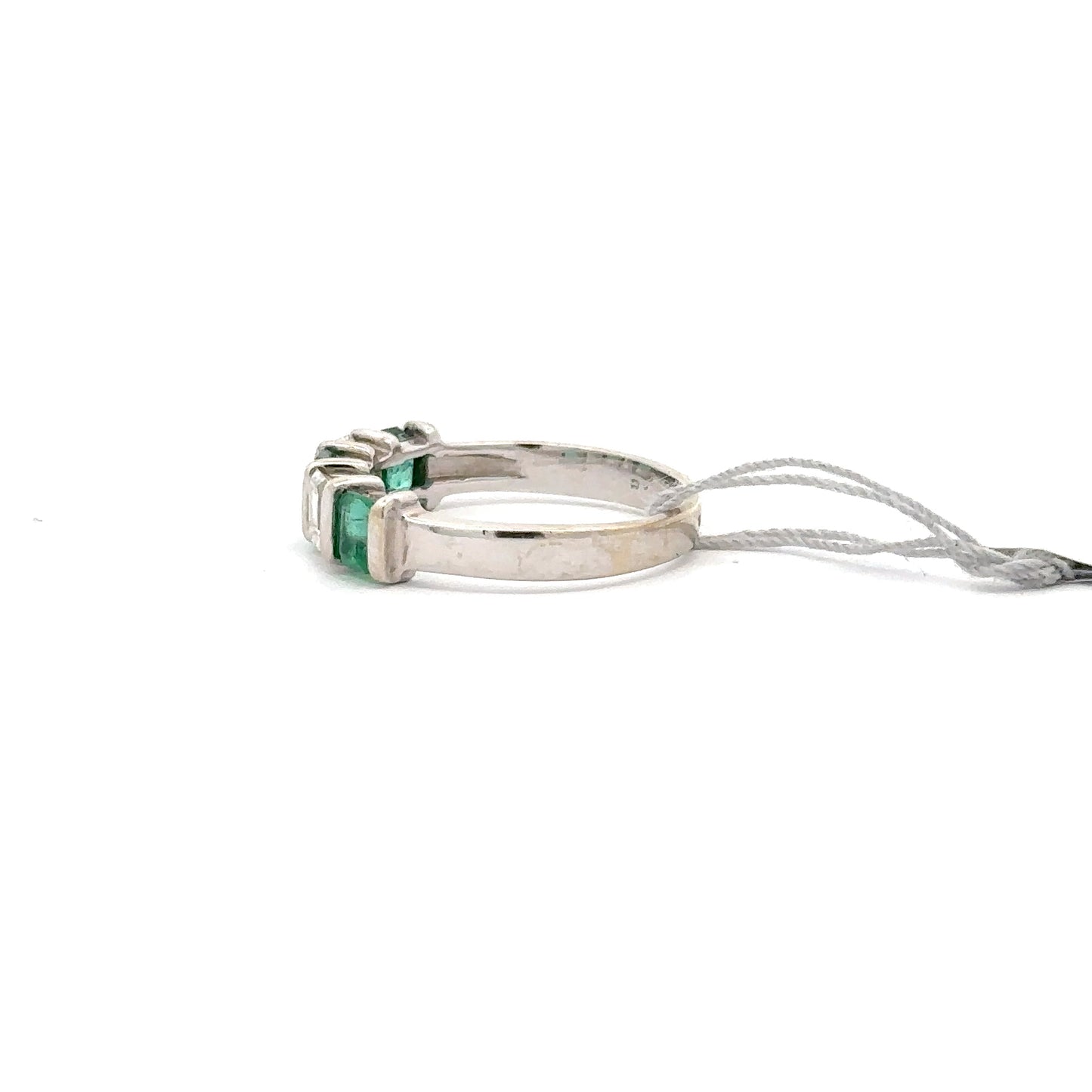 18K WHITE GOLD | 0.60 CT NATURAL EMERALDS | 0.50 CT NATURAL DIAMONDS BAND.