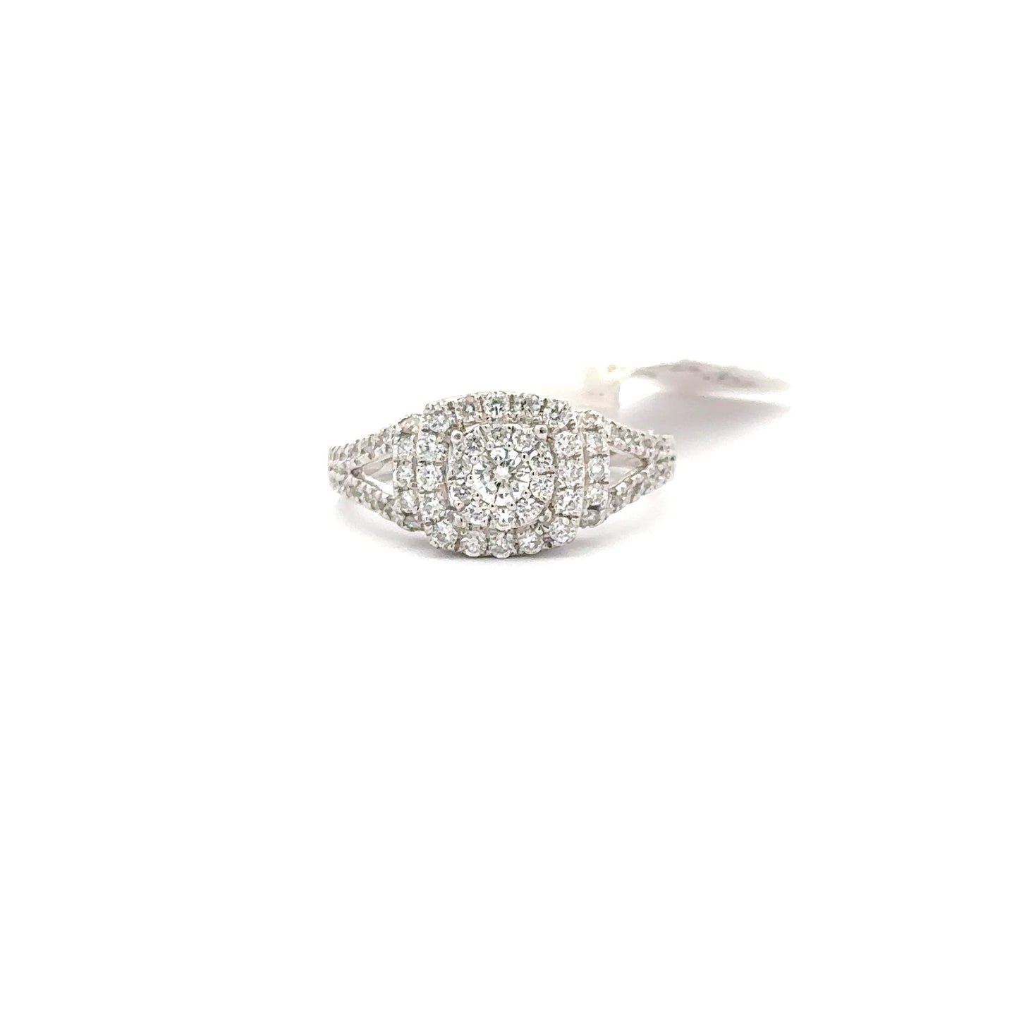 14K WHITE GOLD | 0.95 CTW NATURAL DIAMONDS RING.