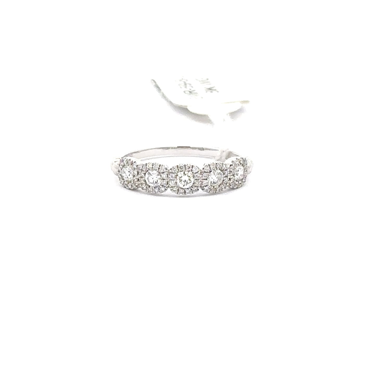 18K White Gold Round Diamonds Ring.