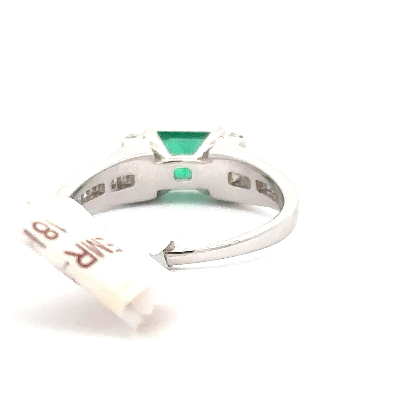 18K WHITE GOLD | 0.94 CT NATURAL EMERALD | 0.29 CT NATURAL DIAMOND RING.