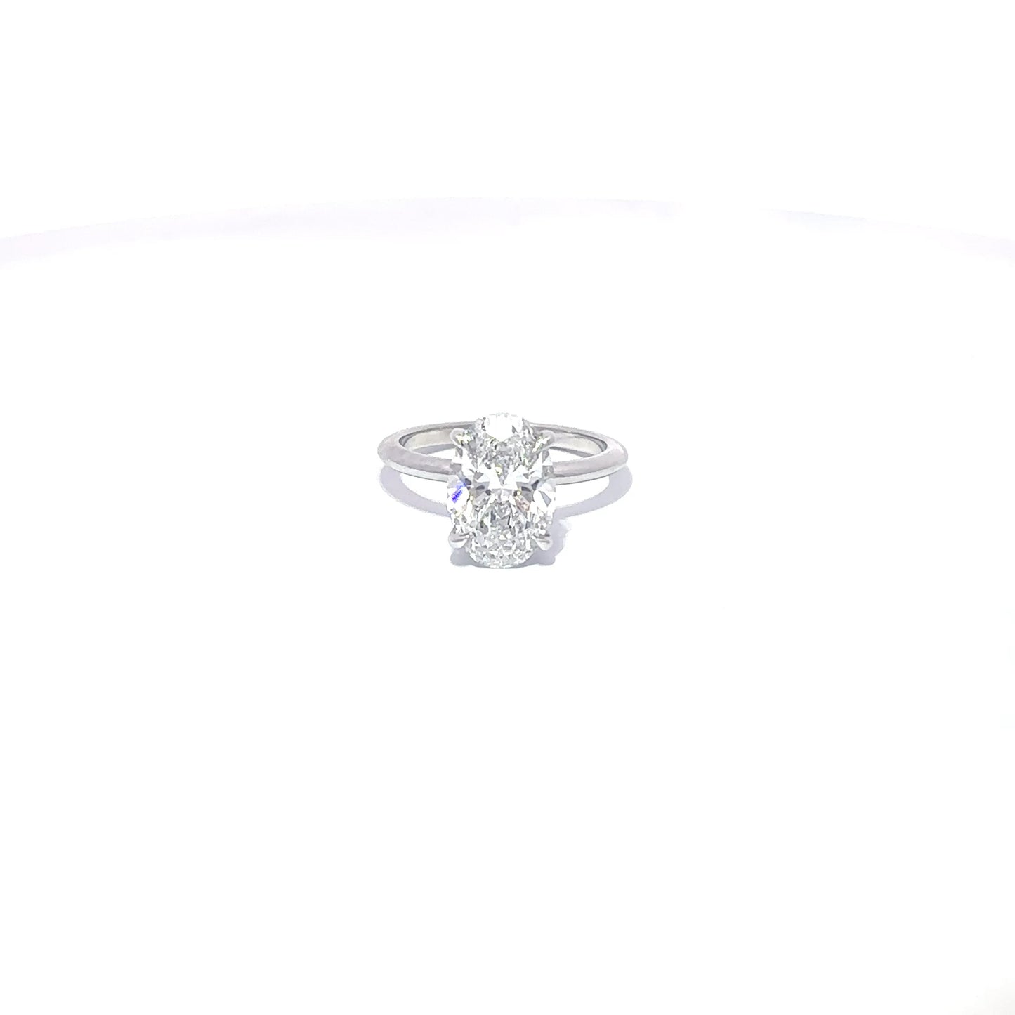 3.44 ct Lab-Grown IGI Certified Centered Diamond |E - VVS2 | 0.15 ct Side Diamonds| Platinum