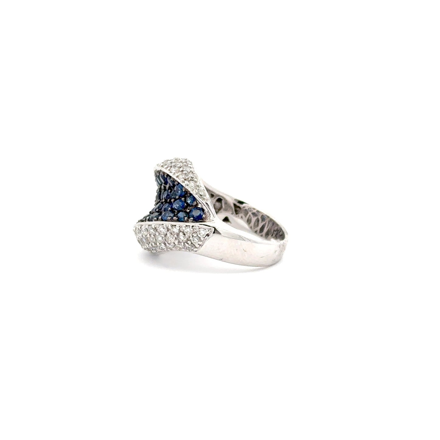 18K White Gold Ring.