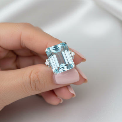 Natural Aquamarine in 18K White Gold