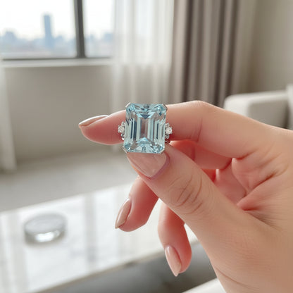 Natural Aquamarine in 18K White Gold