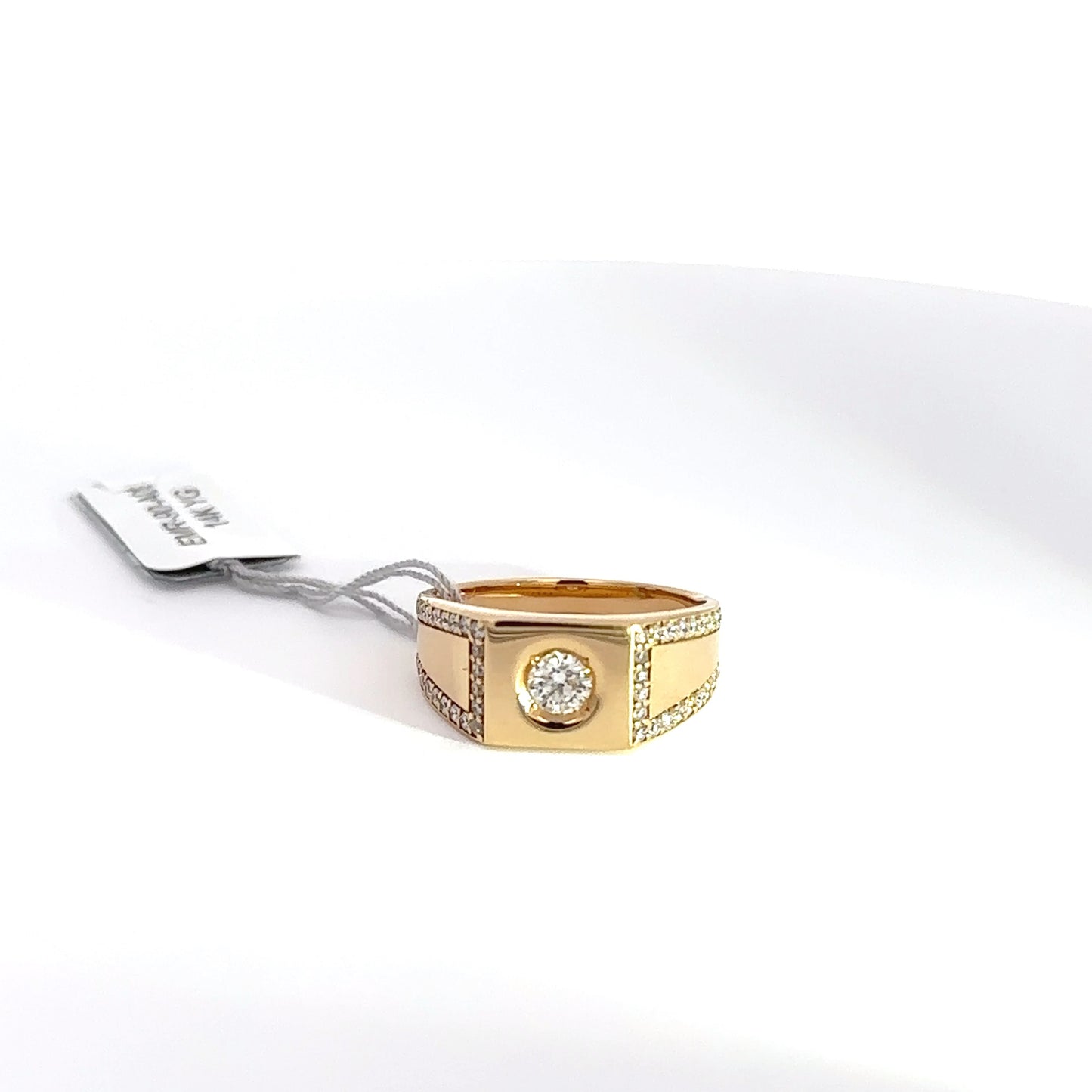Classic Men’s Ring In 18K Yellow Gold.