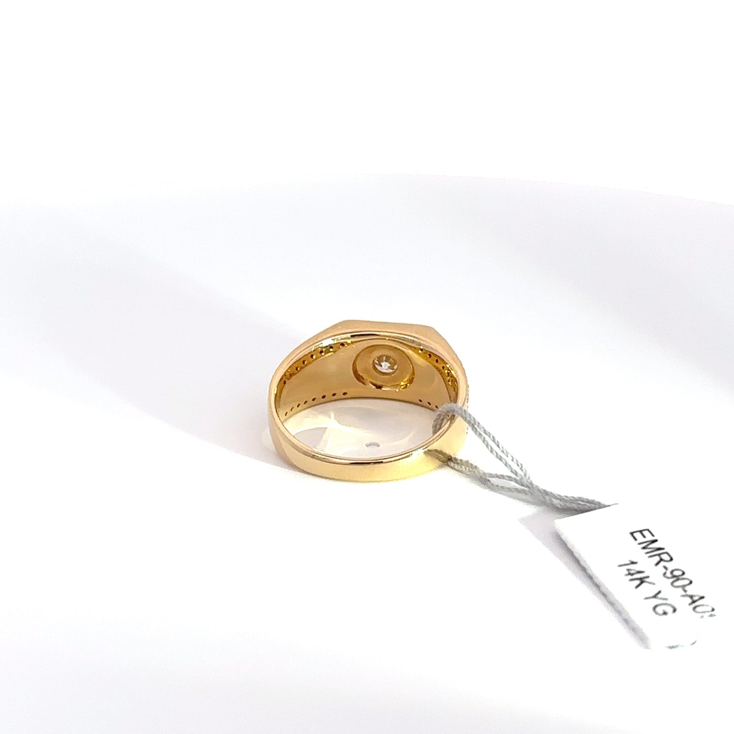 Classic Men’s Ring In 18K Yellow Gold.