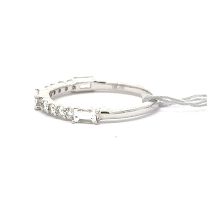 18K White Gold Diamonds Ring.