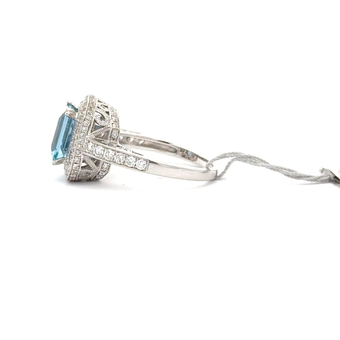 14K WHITE GOLD | 2.40 CT AQUAMARINE CENTERED | 0.92 NATURAL SIDE DIAMONDS RING.
