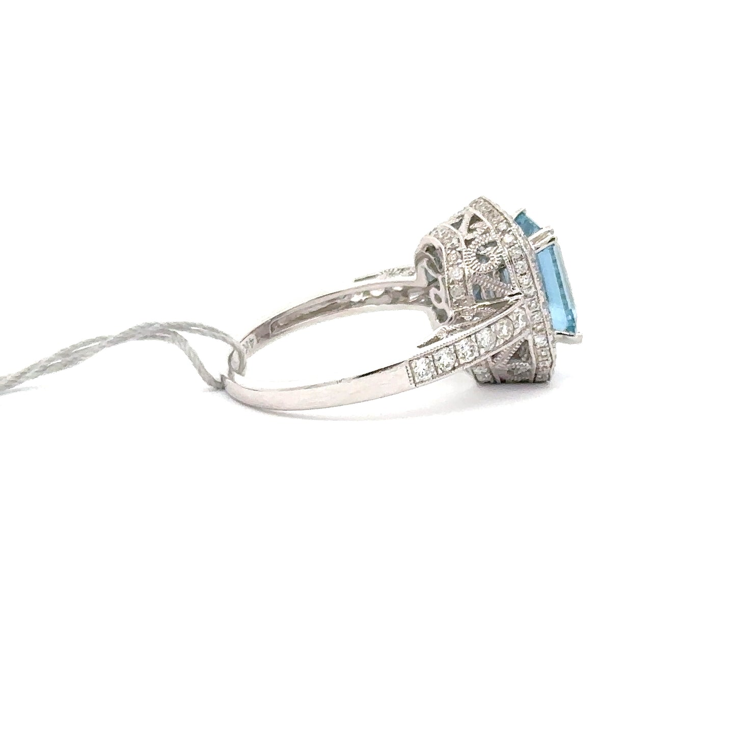 14K WHITE GOLD | 2.40 CT AQUAMARINE CENTERED | 0.92 NATURAL SIDE DIAMONDS RING.