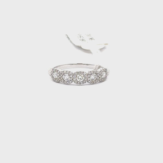 18K White Gold Round Diamonds Ring.