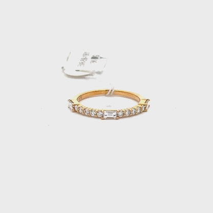 18K Yellow Gold Diamonds Ring.
