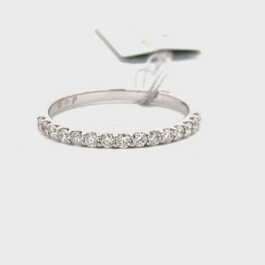 18K White Gold Ring.