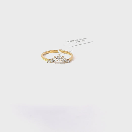 18K Yellow Gold Oval Diamonds Ring