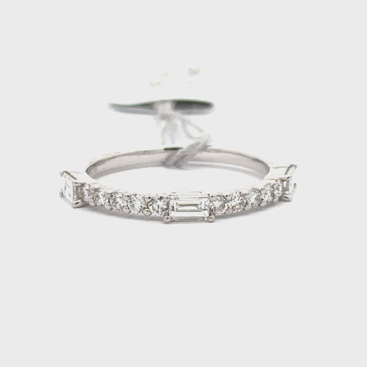 18K White Gold Diamonds Ring.